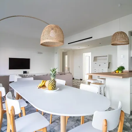 아파트 Casa Alyx By Portofinohomes *